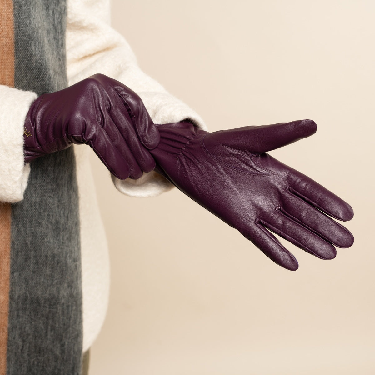 Purple sheepskin clearance gloves